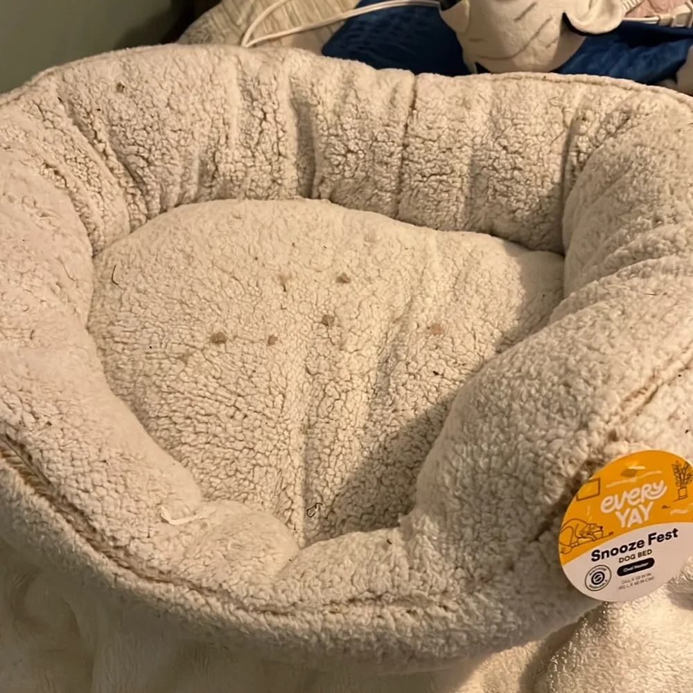 Snooze fest pet bed
